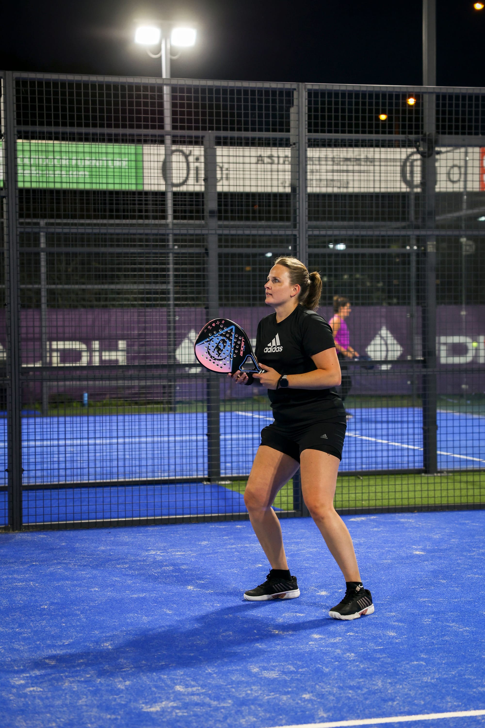 In actie tijdens een potje padel