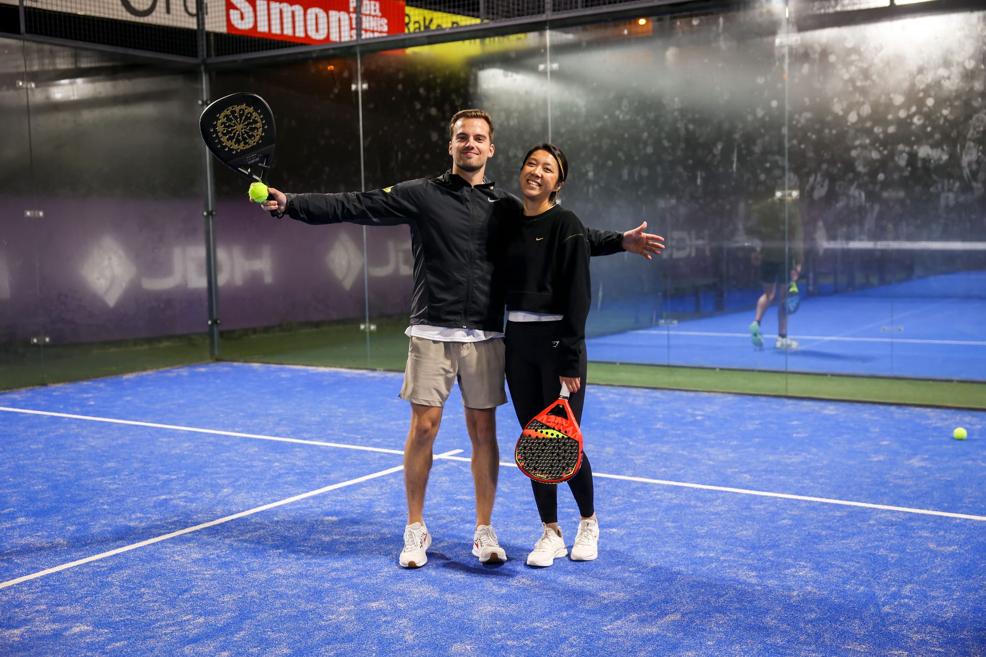 Twee singles samen op de baan